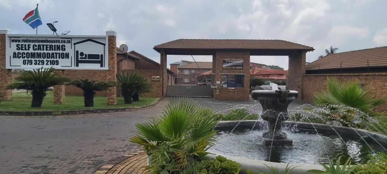 Rudman Townhouses Self-Catering Accommodation Boksburg Dış mekan fotoğraf