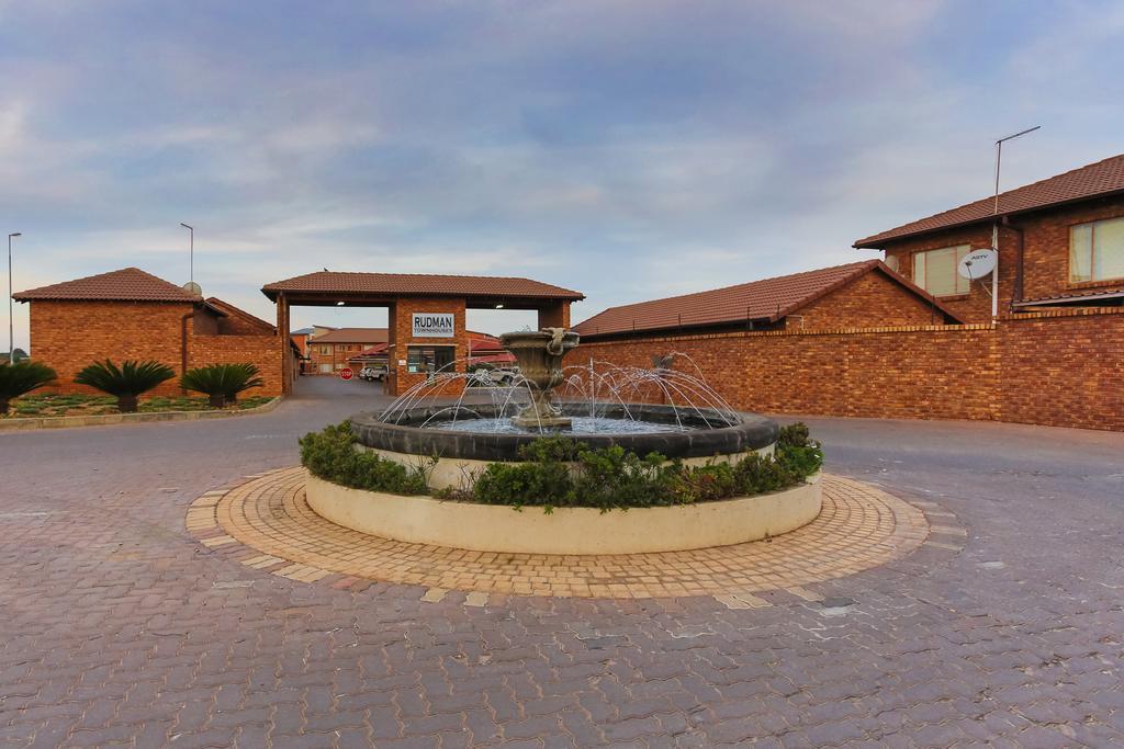 Rudman Townhouses Self-Catering Accommodation Boksburg Dış mekan fotoğraf
